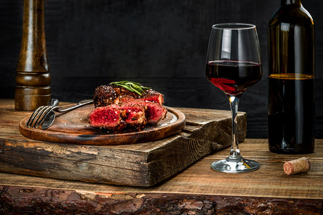 what wine pairs with steak
