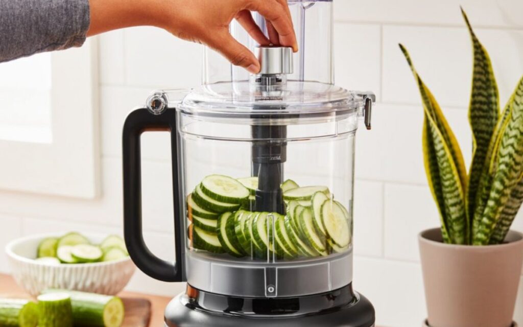Can a blender replace a food processor?