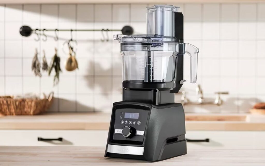 How does a food processor differ from a blender?