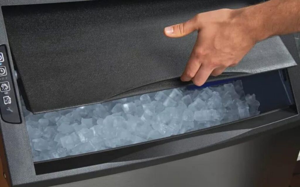What to Look For in a Reliable Stand-Alone Freezer With an Ice Maker